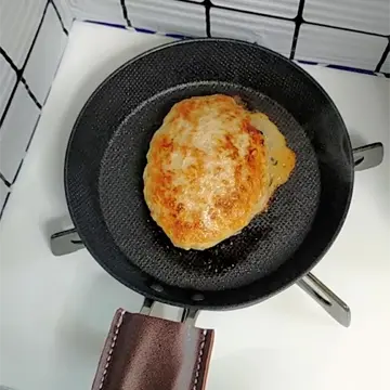 焼き上がったハンバーグ