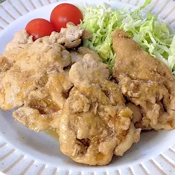 盛り付けた豚の生姜焼き